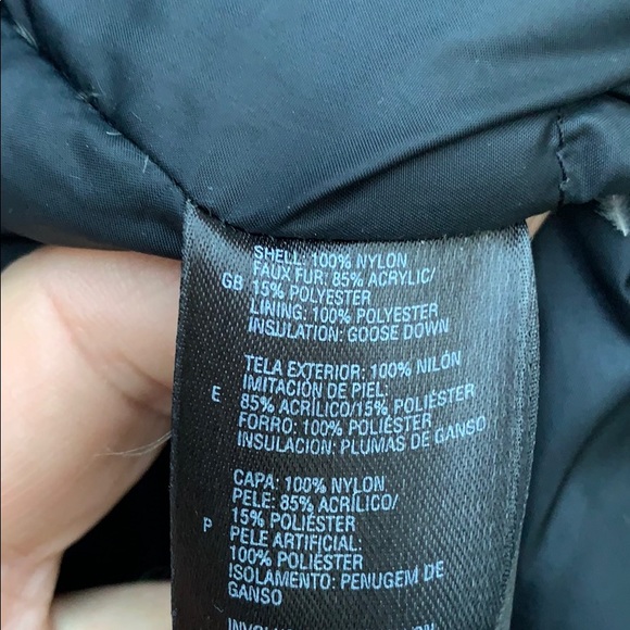 The North Face XS goose down filled hooded coat. - Picture 6 of 9